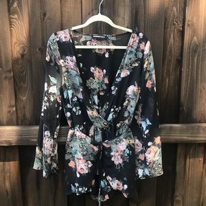 Audrey 3+1 Low Cut Romper!